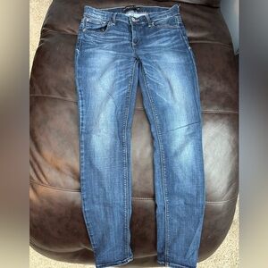 EXPRESS Women’s Mid Rise Skinny Jeans in Medium Wash - 8R